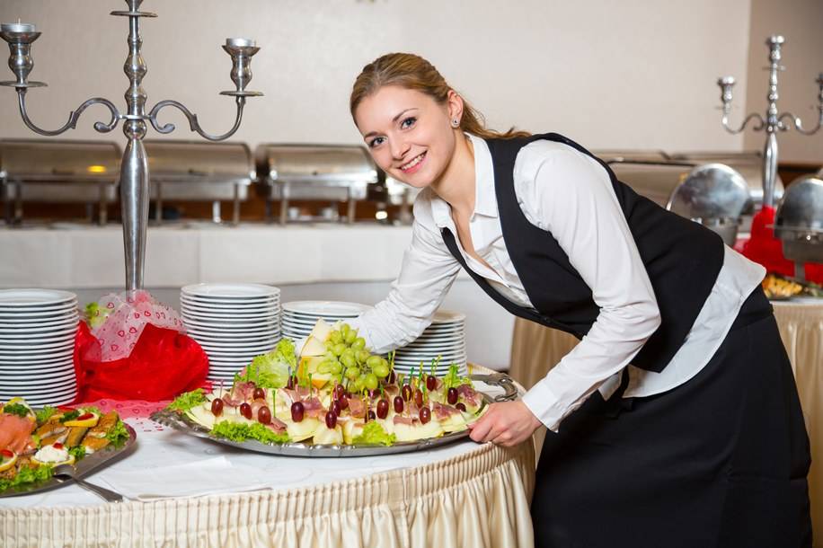 How to Choose the Right Caterer for an Event