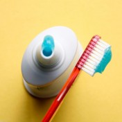 How-To-Pick-The-Right-Toothpase-For-Proper-Dental-Care