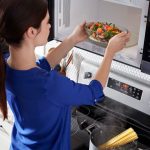 Does Eating Microwaved Foods Cause Cancer?