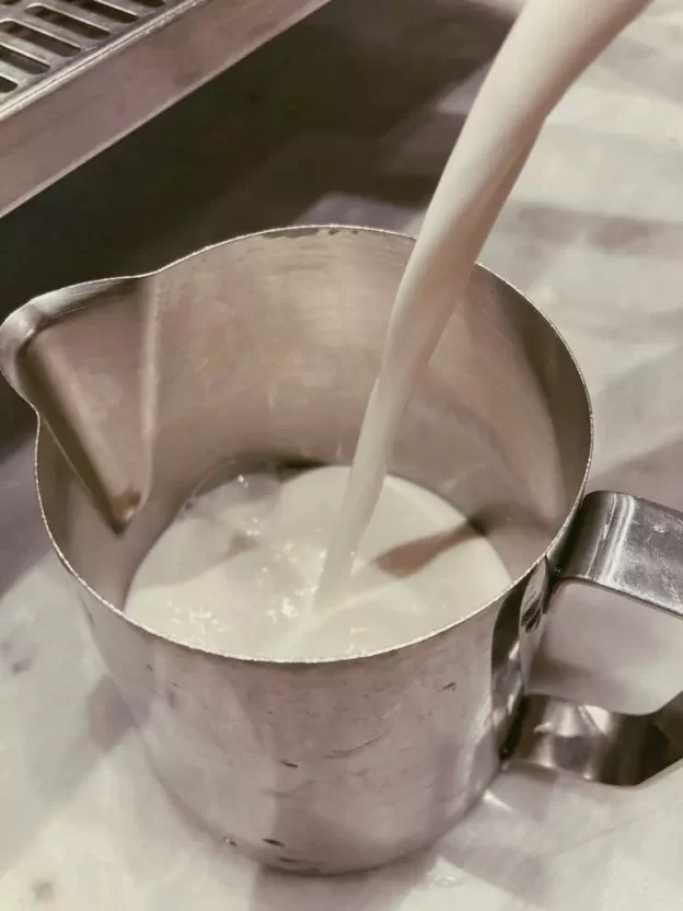 Don’T Follow Trends: 6 Reasons To Drink A Glass Of Kefir Every Day